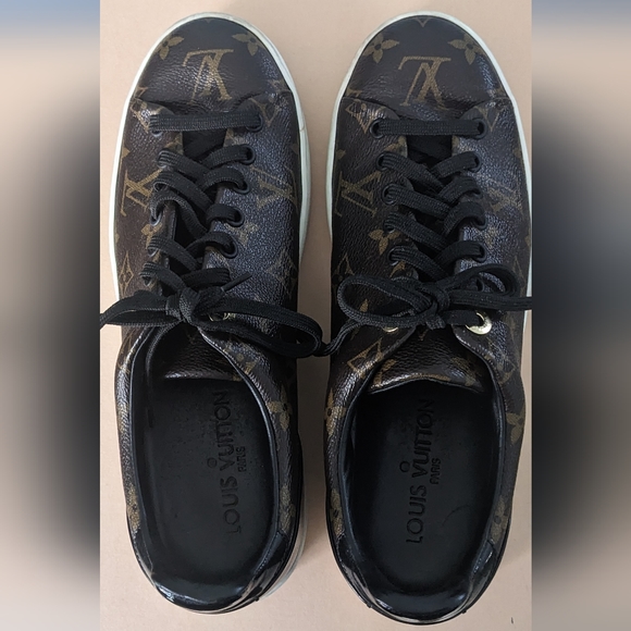 Louis Vuitton Frontrow Sneaker - Picture 8 of 11